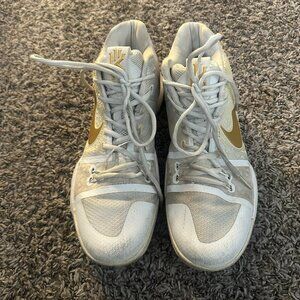 Kyrie Irving Nike Sneakers (White)